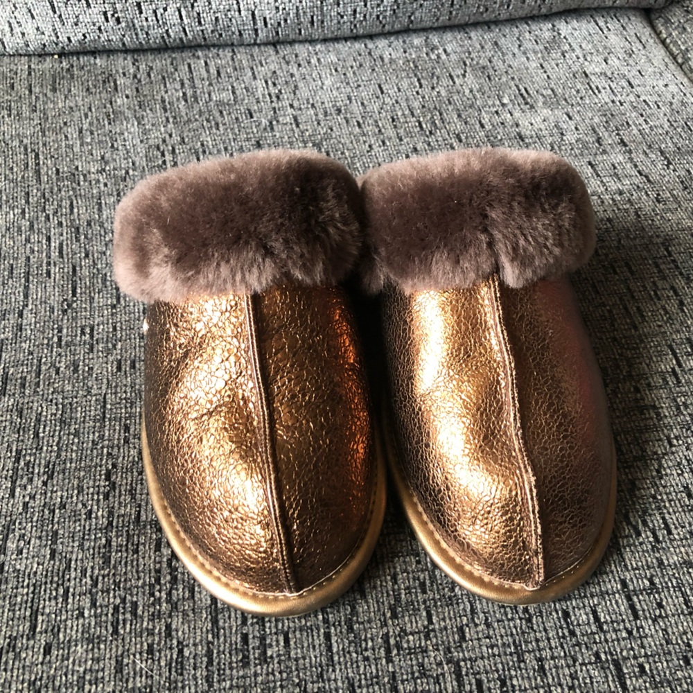 UGG Amazing Shiny Slippers